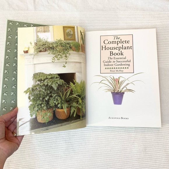 The Complete Houseplant Book
The Essential Guide to Successful Indoor Gardening - Picture 8 of 9